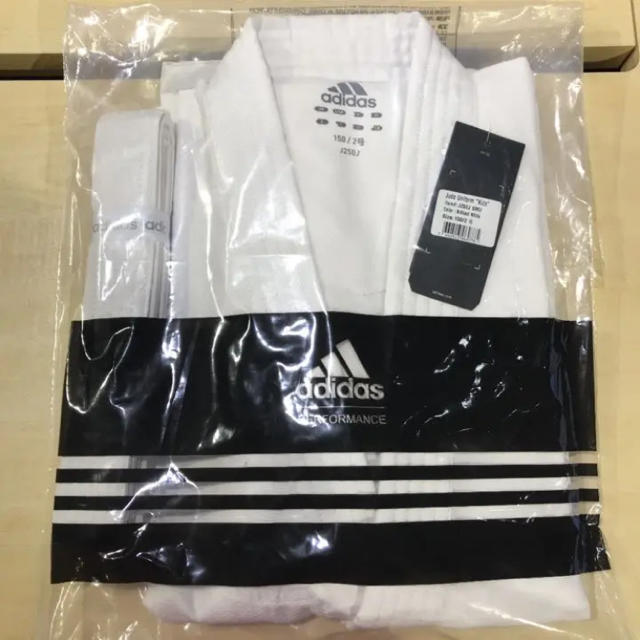 adidas(アディダス)のadidas柔道着 帯付き 上下セット スポーツ/アウトドアのスポーツ/アウトドア その他(相撲/武道)の商品写真