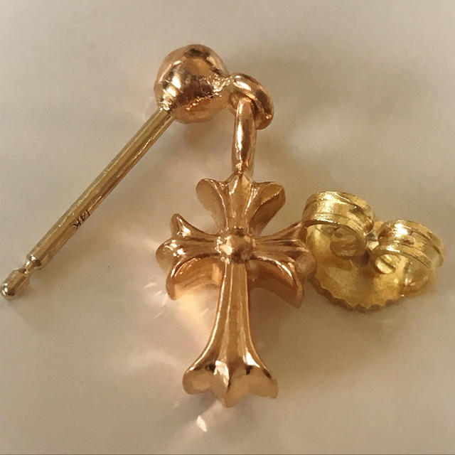 月末出品取消♱クロムハーツ♱ 22k ドロップ CHクロスピアス革袋付 新作! | フリマアプリ ラクマ 月末出品取消♱クロムハーツ♱ 22k ドロップ CHクロスピアス革袋付 新作! | フリマアプリ ラクマ