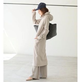 アパルトモンドゥーズィエムクラス(L'Appartement DEUXIEME CLASSE)の12/20迄■新品 アパルトモン Comfort ワンピース ベージュ(ロングワンピース/マキシワンピース)