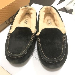 アグ(UGG)のまみ様☆UGG アンスレー　モカシン　24cm  ブラック(スリッポン/モカシン)