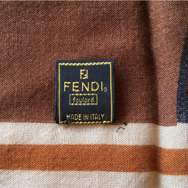 FENDI(フェンディ)の★FENDI フェンディ／大判ストール（130cm） レディースのファッション小物(ストール/パシュミナ)の商品写真