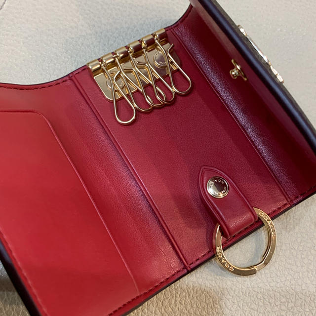 COACH(コーチ)のCOACH F77998 コーチ 未使用 シグネチャー  キーケース  レディースのファッション小物(キーケース)の商品写真