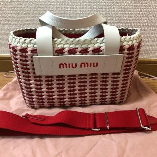 miumiu かごバッグ 大人気 赤
