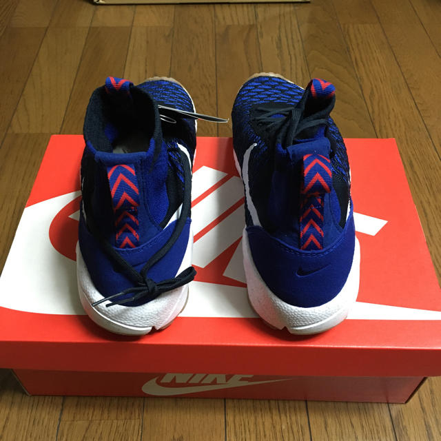 NIKE(ナイキ)のNIKE エアフットスケープマジスタフライニット サイズ27.5 新品 メンズの靴/シューズ(スニーカー)の商品写真