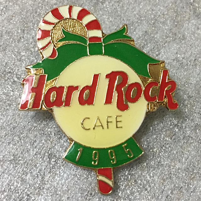 Hard Rock CAFE(ハードロックカフェ)のHRC 1995年Xmasキャンディケインピン エンタメ/ホビーのアニメグッズ(バッジ/ピンバッジ)の商品写真