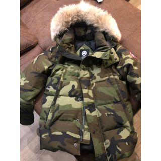 カナダグース(CANADA GOOSE)のカナダグース　ウィンダムパーカー迷彩(ダウンジャケット)