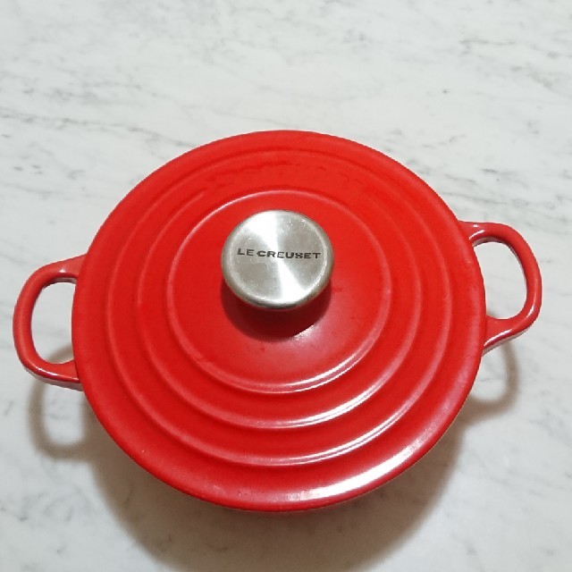 LE CREUSET(ルクルーゼ)のル・クルーゼ ココットロンド 18㎝ 浅型(深さ7㎝) インテリア/住まい/日用品のキッチン/食器(鍋/フライパン)の商品写真