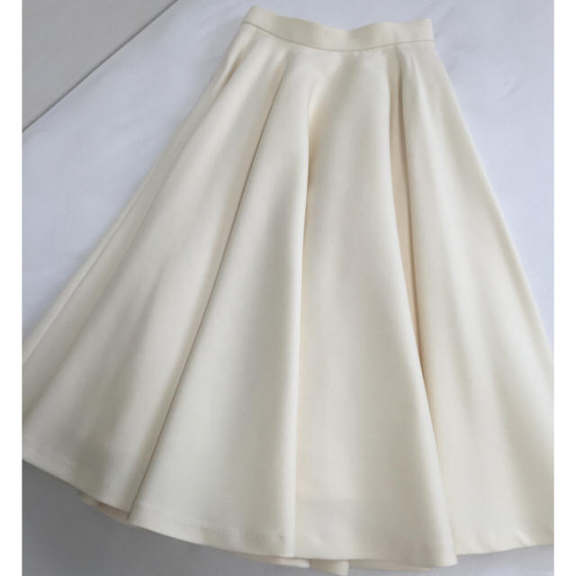 GRACE CONTINENTAL(グレースコンチネンタル)のsapru様 ミモレ丈フレアスカート レディースのスカート(ひざ丈スカート)の商品写真