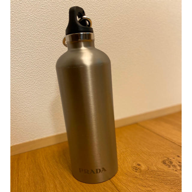 PRADA ステンレスウォーターボトル PRADA ステンレスウォーターボトル