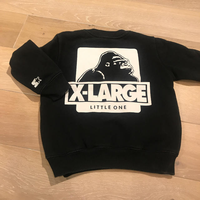 XLARGE(エクストララージ)のX-LARGE kids ✖️STARTER ブラック　スウェット　90㎝ キッズ/ベビー/マタニティのキッズ服男の子用(90cm~)(Tシャツ/カットソー)の商品写真