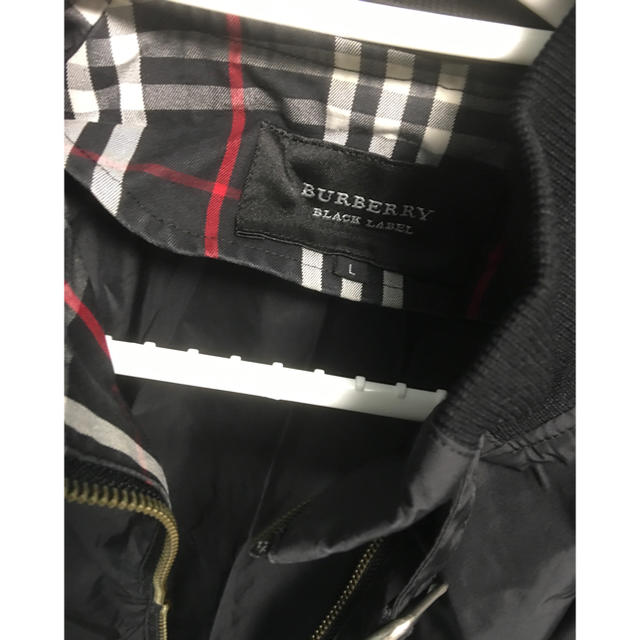 BURBERRY BLACK LABEL(バーバリーブラックレーベル)のkazuさん専用！！バーバリー薄手ジャンバー黒 L メンズのジャケット/アウター(ナイロンジャケット)の商品写真