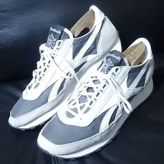 リーボック(Reebok)の
定11880円!希少ソリッド!リーボックアズテック高級レザースニーカー!灰白
(スニーカー)