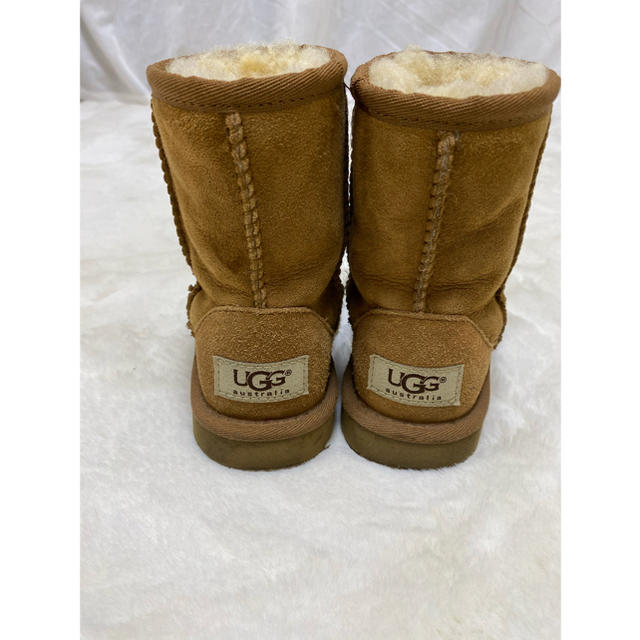 UGG(アグ)のUGG アグ　キッズ　ムートンブーツ　16cm USA9  キッズ/ベビー/マタニティのキッズ靴/シューズ(15cm~)(ブーツ)の商品写真