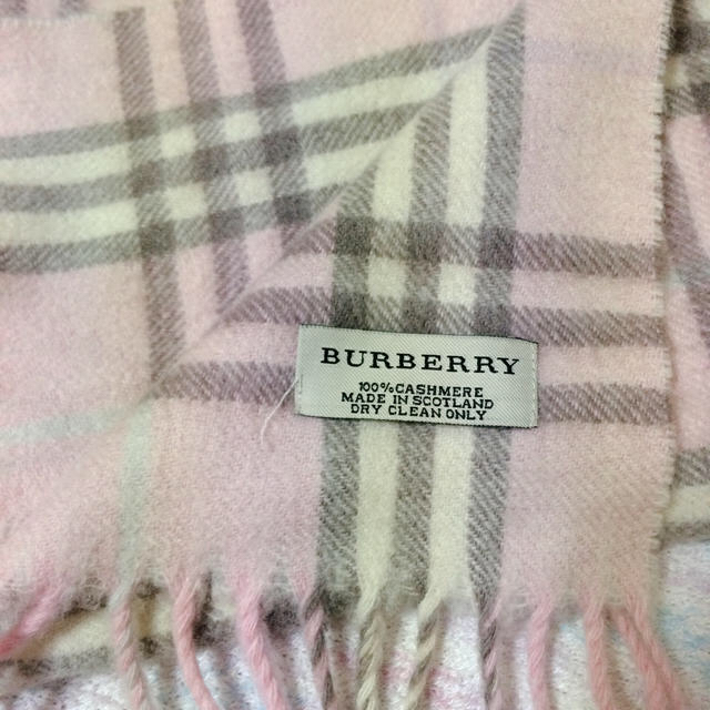BURBERRY(バーバリー)のBURBERRYピンクチェックマフラー レディースのファッション小物(マフラー/ショール)の商品写真