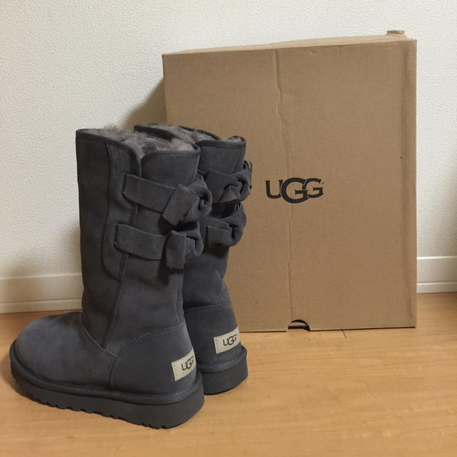 レディースUGG アグ リボン ブーツ 新品☆24センチ グレー