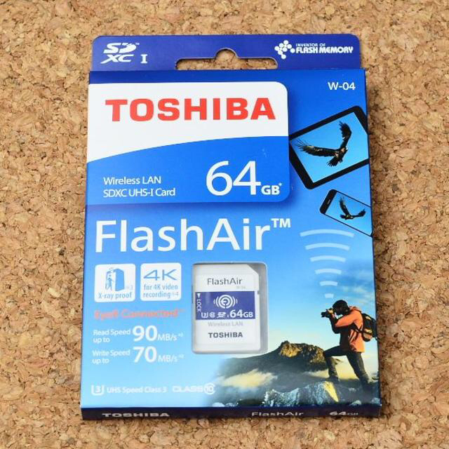 東芝(トウシバ)の東芝 FlashAir 64GB W-04 無線LAN搭載SDXCカード スマホ/家電/カメラのスマホ/家電/カメラ その他(その他)の商品写真