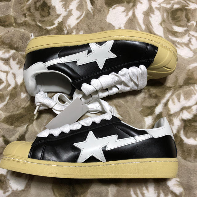 A BATHING APE   APE BAPE STA スニーカー KAWS パーカー シャーク 白