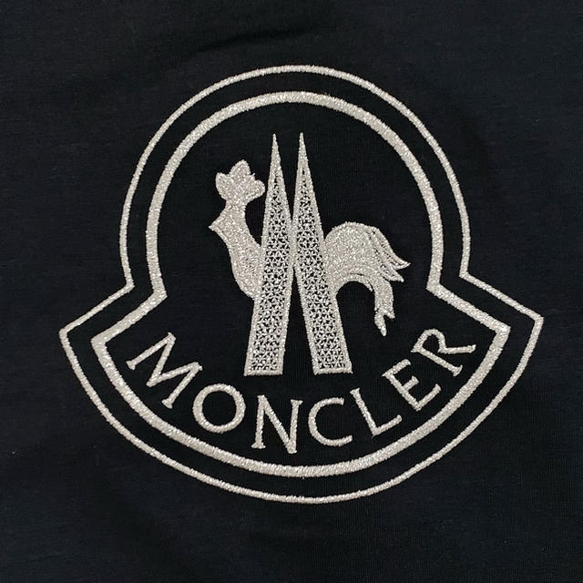 MONCLER(モンクレール)のモンクレール　8y 子供サイズ キッズ/ベビー/マタニティのキッズ服男の子用(90cm~)(Tシャツ/カットソー)の商品写真