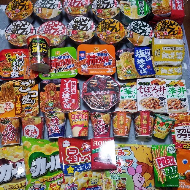 西日本どん兵衛入！カップ麺詰め合わせ 食品/飲料/酒の加工食品(インスタント食品)の商品写真