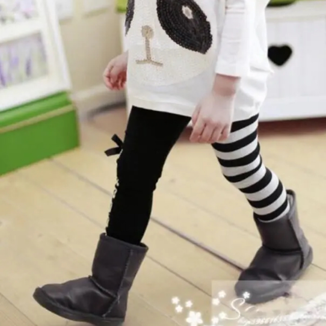ボーダーリボンレギンス 韓国子供服 キッズレギンス デザインスパッツ キッズ/ベビー/マタニティのキッズ服女の子用(90cm~)(パンツ/スパッツ)の商品写真