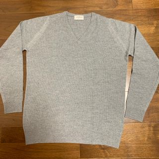 ジョンスメドレー(JOHN SMEDLEY)の極美品 ジョンスメドレー Vネック ニット ウール グレー シルバー L(ニット/セーター)