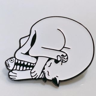騙し絵 猫 ドクロ ホワイト のピンバッジの通販 By Akanet ラクマ 騙し絵 猫 ドクロ ホワイト のピンバッジの通販 By Akanet ラクマ