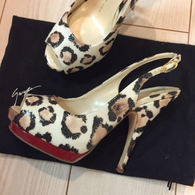 GIUZEPPE ZANOTTI(ジュゼッペザノッティ)のジュゼッペザノッティレオパードパンプス レディースの靴/シューズ(ハイヒール/パンプス)の商品写真