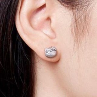 新品】ハローキティの可愛いピアス☆シルバー925の通販 by 鬼滅の