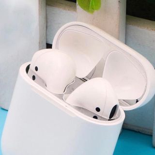 アップル(Apple)のairpods  ダストガード　カバー【銀色】2組　エアーポッズ(ヘッドフォン/イヤフォン)