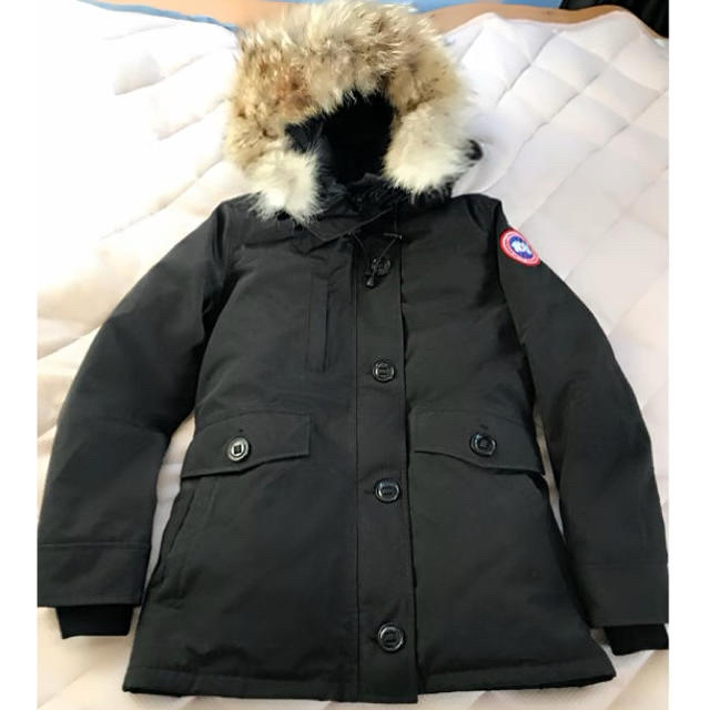 CANADA GOOSE(カナダグース)のCANADA GOOSE カナダグース CHARLOTTEシャーロット レディースのジャケット/アウター(ダウンコート)の商品写真