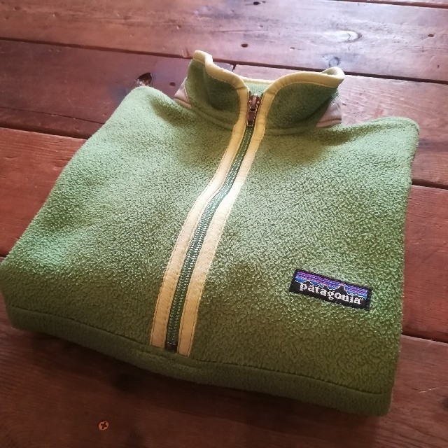 patagonia(パタゴニア)の【Patagonia】パタゴニア キッズ シンチラフリース ハーフジップ キッズ/ベビー/マタニティのキッズ服男の子用(90cm~)(Tシャツ/カットソー)の商品写真