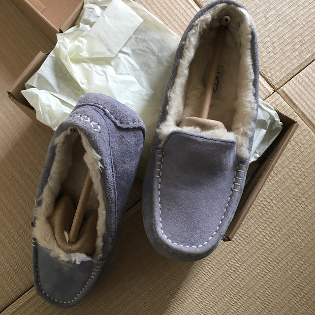 UGG - ugg モカシン アンスレースリッポン ライトブルー ブルーグレーの通販 by 87yuyu87's shop｜アグならラクマ