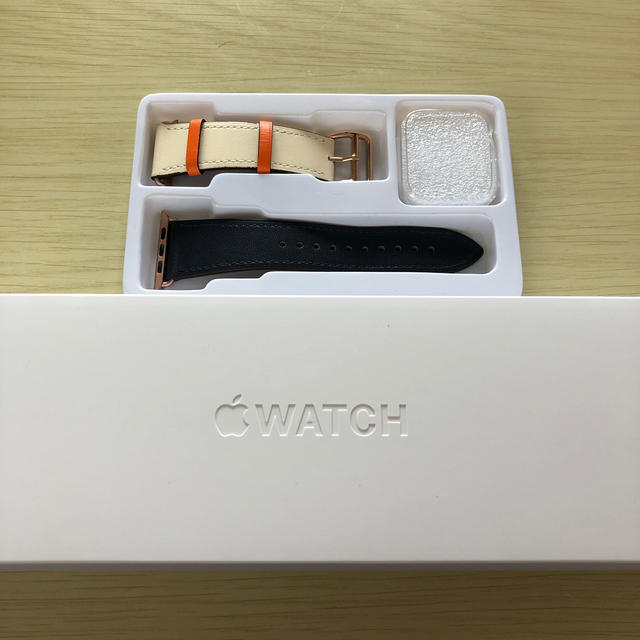 Apple Watch(アップルウォッチ)のApple Watch SERIES4 Gold Stainless Case メンズの時計(腕時計(デジタル))の商品写真