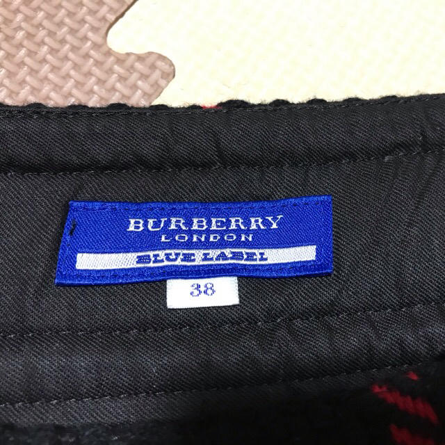 BURBERRY BLUE LABEL(バーバリーブルーレーベル)のバーバリーブルーレーベル　38 ミニスカート　チェック レディースのスカート(ミニスカート)の商品写真