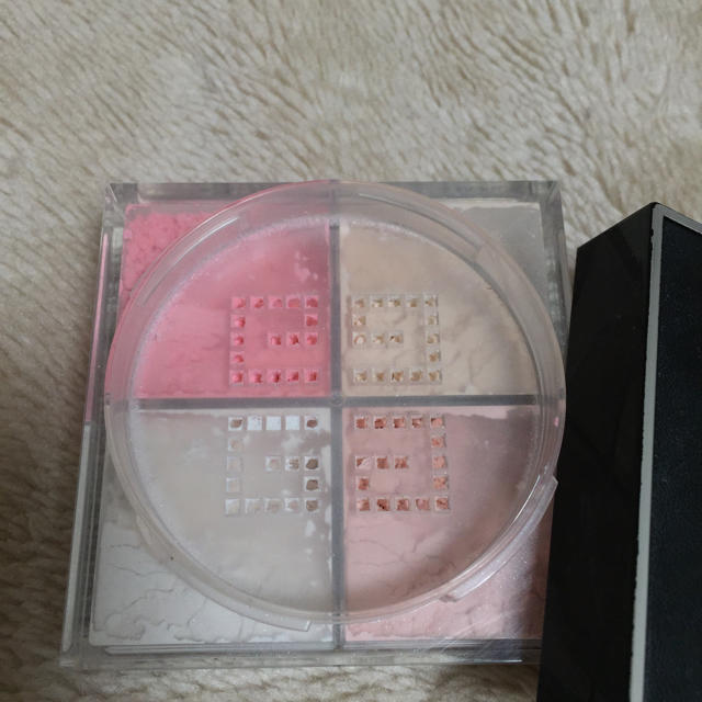 GIVENCHY - ジバンシィ プリズムリーブル7 中古の通販 by いいね大歓迎 ...