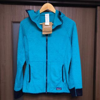 パタゴニア(patagonia)のパタゴニア　R3  フーディ　ウィメンズ (パーカー)