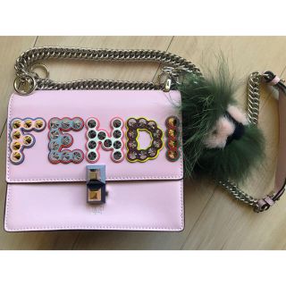 フェンディ(FENDI)の【FENDI】キャナイ　ロゴスタッズチェーンバック(ショルダーバッグ)