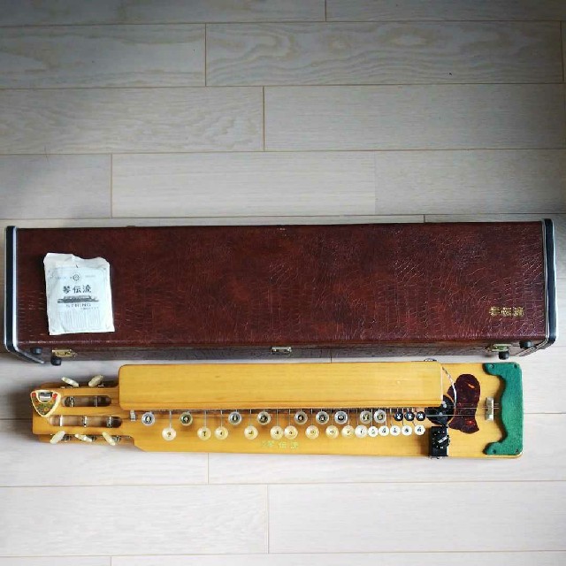 大正 琴伝流(ハードケース付) (替え弦付) 楽器の和楽器(大正琴)の商品写真