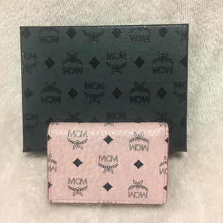 エムシーエム(MCM)のMCM ピンク 三つ折り 財布 💜(財布)