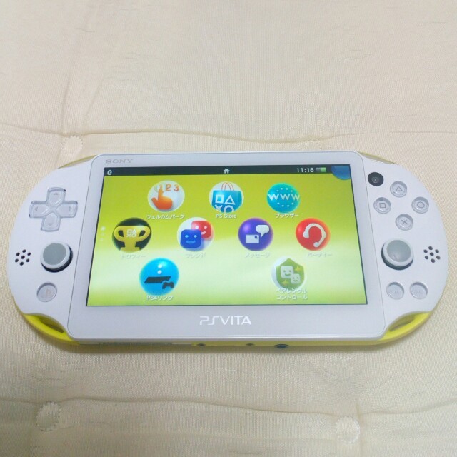 PlayStation Vita(プレイステーションヴィータ)のpsvita エンタメ/ホビーのゲームソフト/ゲーム機本体(携帯用ゲーム機本体)の商品写真