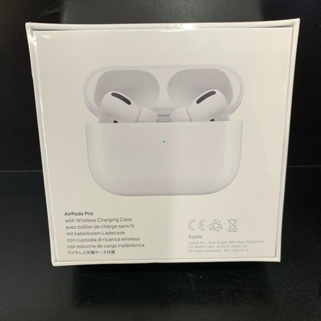 Apple(アップル)のAirPods Pro スマホ/家電/カメラのオーディオ機器(ヘッドフォン/イヤフォン)の商品写真