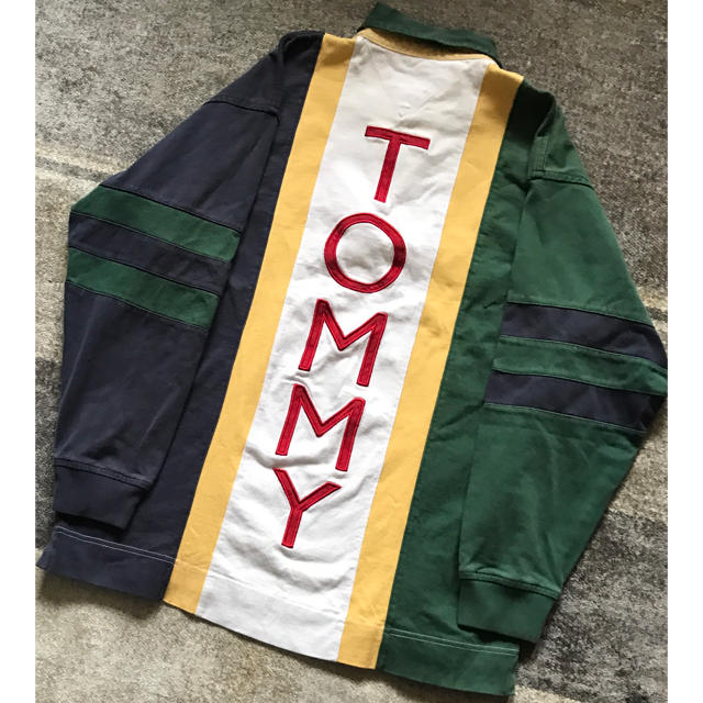 TOMMY HILFIGER(トミーヒルフィガー)の稀少デザイン 最高のバック刺繍 トミーヒルフィガー ラガーシャツ ラグビーシャツ メンズのトップス(ポロシャツ)の商品写真