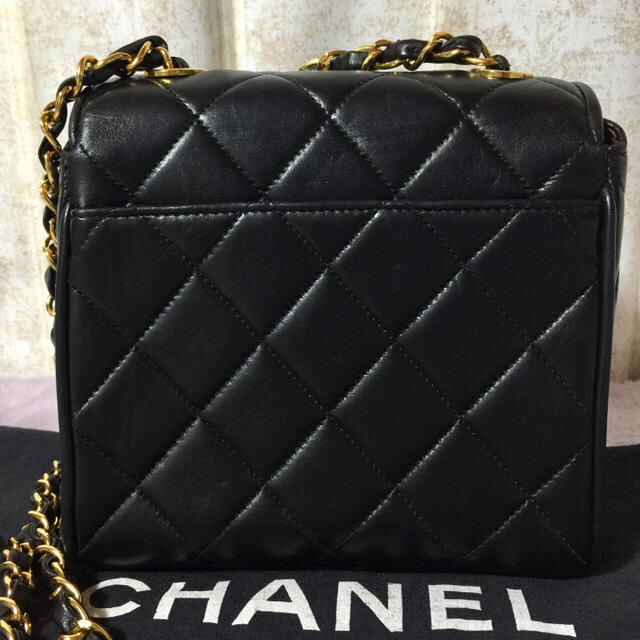 CHANEL(シャネル)のワカピー様 専用ページ シャネル ヴィンテージ ミニマトラッセ ゴールド レディースのバッグ(ショルダーバッグ)の商品写真