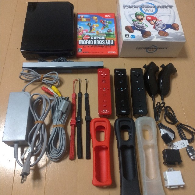 Wii本体　マリオカート　他フルセット

￼

￼