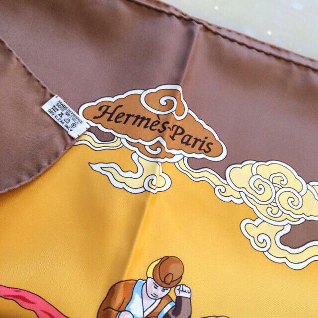 Hermes(エルメス)のレア♡エルメス カレyellow★送料込 レディースのファッション小物(バンダナ/スカーフ)の商品写真