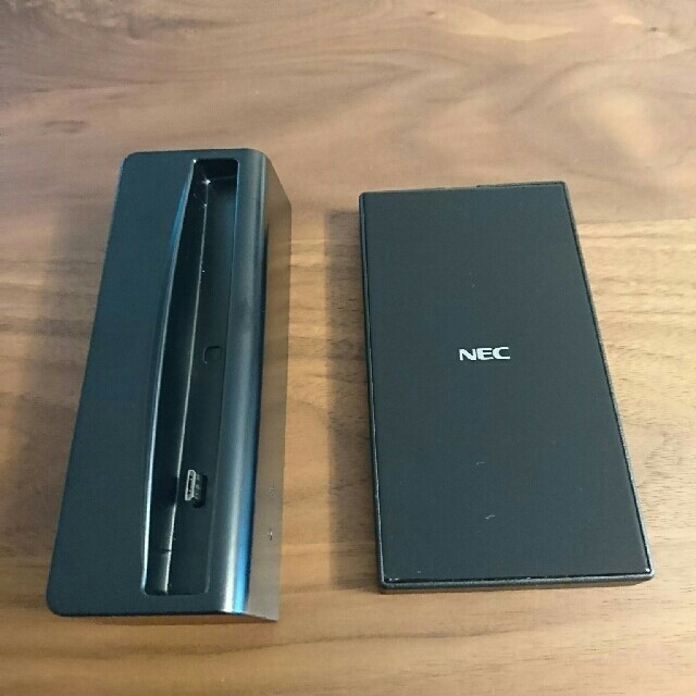 NEC(エヌイーシー)のAterm MR05LN クレードルセット【付属品完備】 スマホ/家電/カメラのPC/タブレット(PC周辺機器)の商品写真