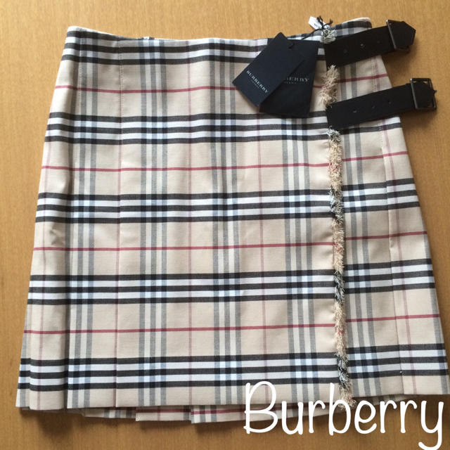 BURBERRY(バーバリー)の【正規新品】☆*:.BURBERRY｡.:*☆【送料無料】  レディースのスカート(ひざ丈スカート)の商品写真