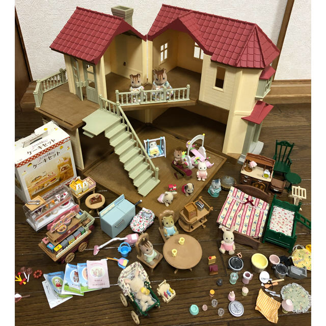 発送受付28日まで☆シルバニアファミリー あかりの灯る大きな家&人形&小物セット