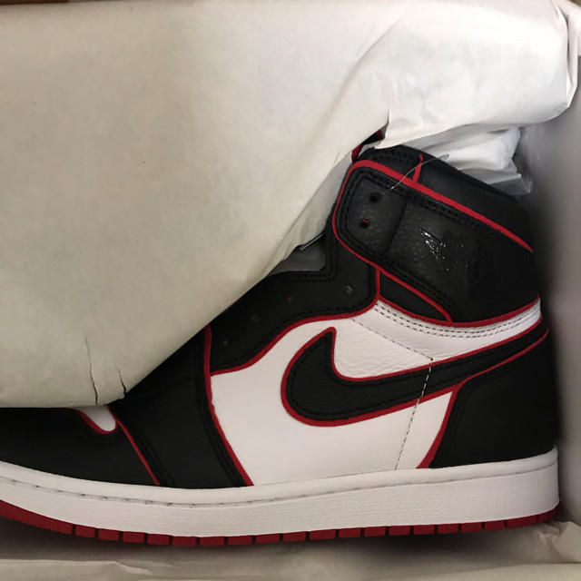 NIKE(ナイキ)のNIKE AIR JORDAN 1 RETRO HighOG BLOODLINE メンズの靴/シューズ(スニーカー)の商品写真