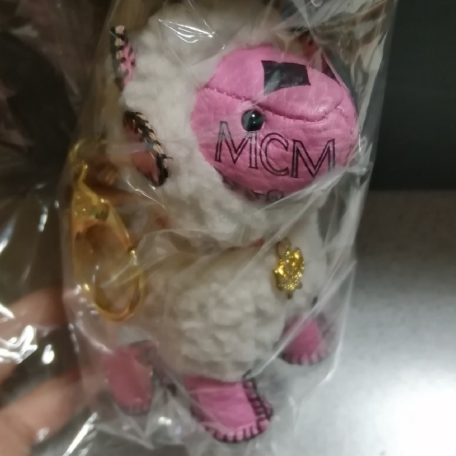 MCM(エムシーエム)のMCM正規品 値下げ最終日 レディースのファッション小物(キーホルダー)の商品写真